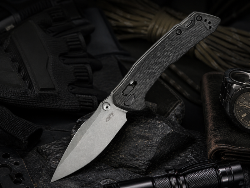 ZT 0203CF: огляд преміального тактичного складаного ножа