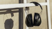 Тактичні навушники: які вибрати для полювання і стрільби