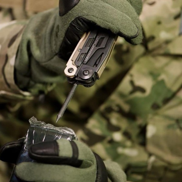 Мультитул Leatherman MUT EOD Black, чохол нейлоновий Molle (олива), sight adjuster