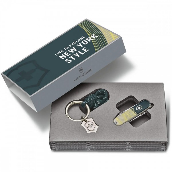 Нож Victorinox Сlassic New York Style 0.6223.E223