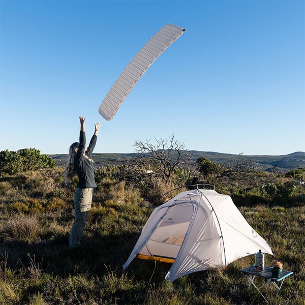 Самонадувной матрас сверхлегкий одноместный Naturehike CNK2300DZ013, 35 мм, светло-серый