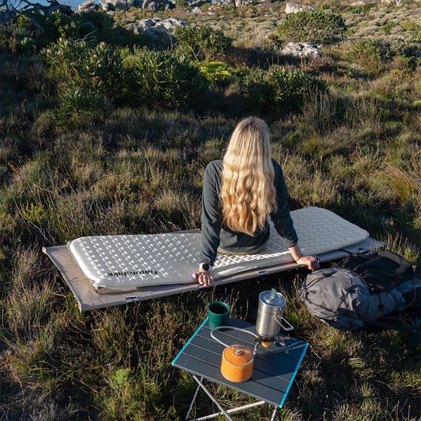 Самонадувной матрас сверхлегкий одноместный Naturehike CNK2300DZ013, 35 мм, светло-серый