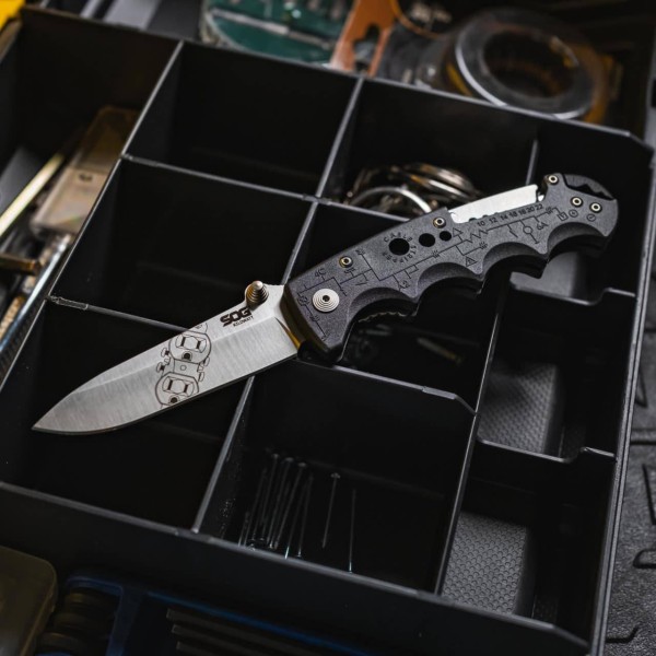 Нож SOG Kilowatt