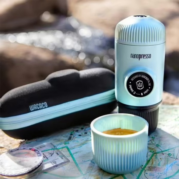 Портативная эспрессо-кофеварка Wacaco Nanopresso, Голубая, с чехлом, механическая, для молотого кофе