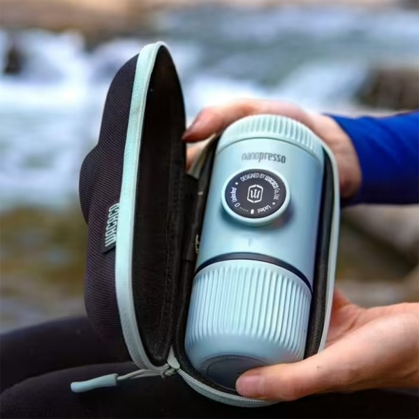 Портативная эспрессо-кофеварка Wacaco Nanopresso, Голубая, с чехлом, механическая, для молотого кофе
