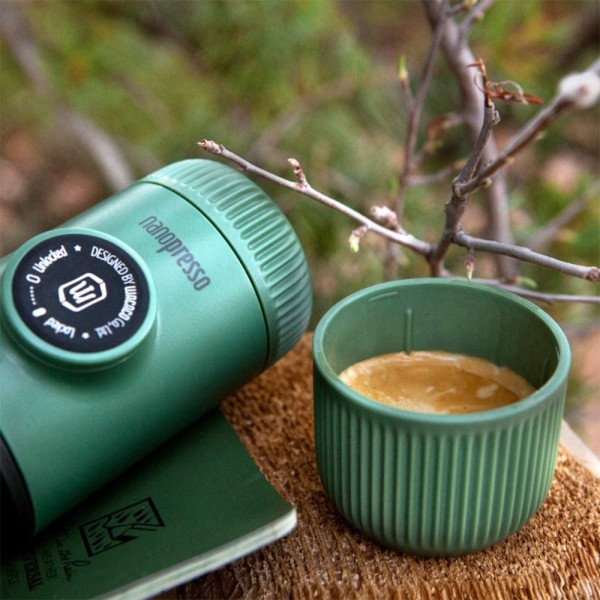 Портативная эспрессо-кофеварка Wacaco Nanopresso, Зеленая, с чехлом, механическая, для молотого кофе