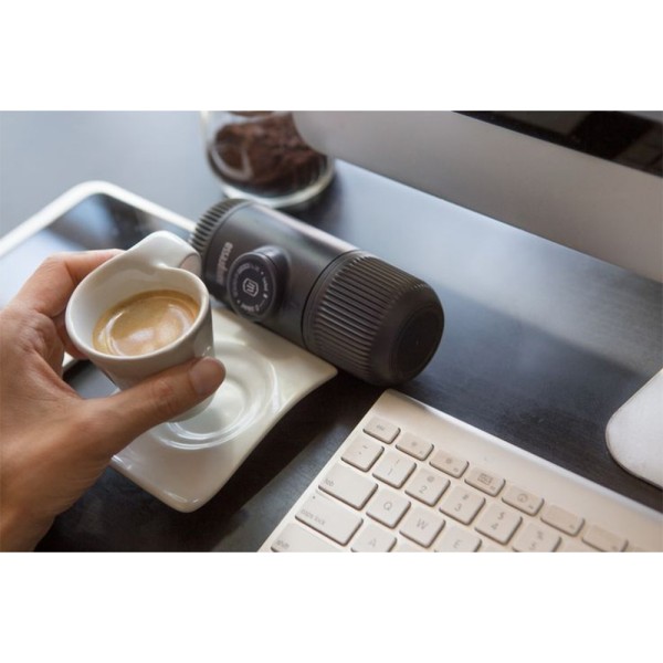 Портативная эспрессо-кофеварка Wacaco Nanopresso, Серая, с чехлом, механическая, для молотого кофе