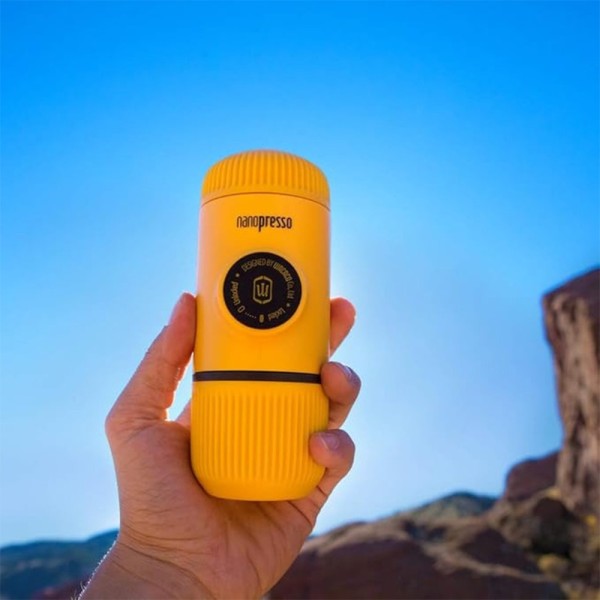 Портативная эспрессо-кофеварка Wacaco Nanopresso, Желтая, механическая, для молотого кофе