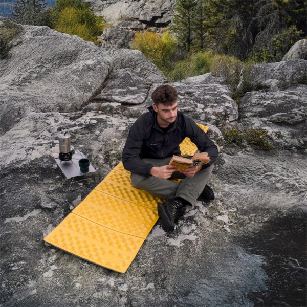 Килимок складаний IXPE Naturehike CNK2550WS030, алюмінієва плівка, 18 мм, оливково-зелений