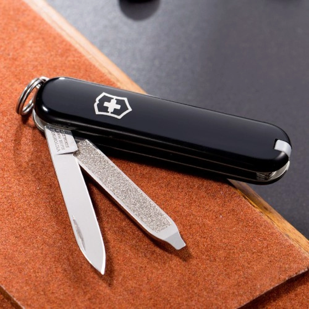 Швейцарський ніж Victorinox Classic SD 0.6223.3 Black