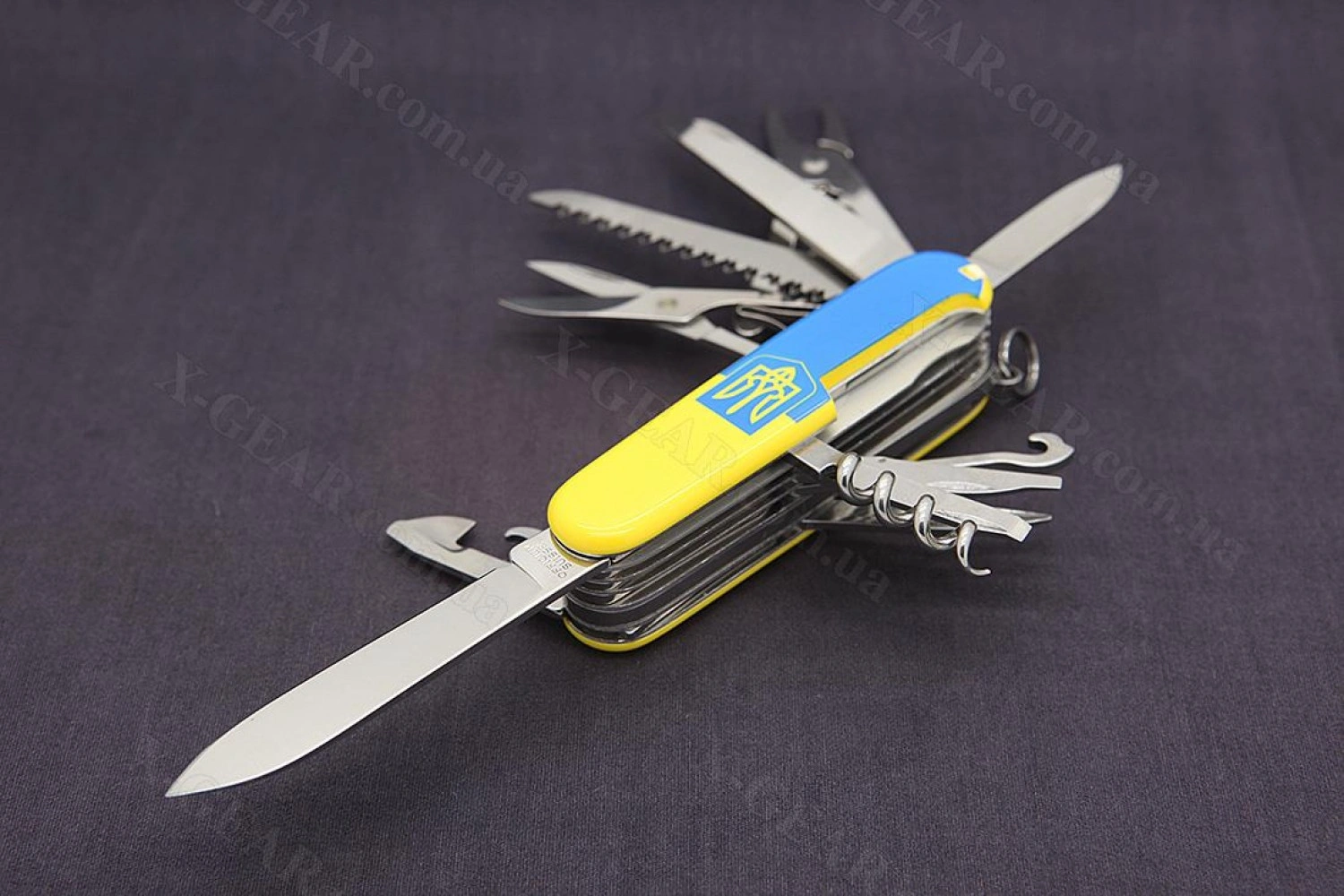 Швейцарский нож Victorinox Handyman с флагом Украины и логотипом