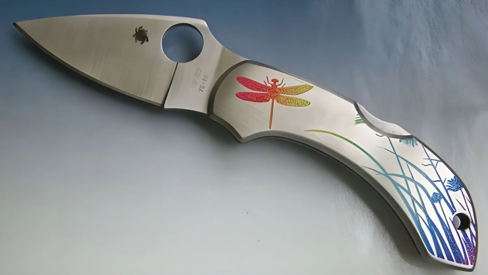 Spyderco Dragonfly SS Tattoo C28PT: елегантність і увага до деталей
